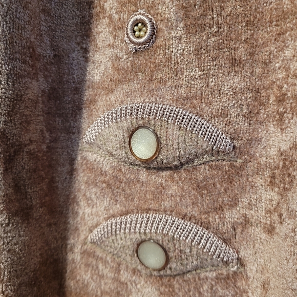 Vintage beaded velour sweater, camel brown, size large to XL - Picture 8 of 8
